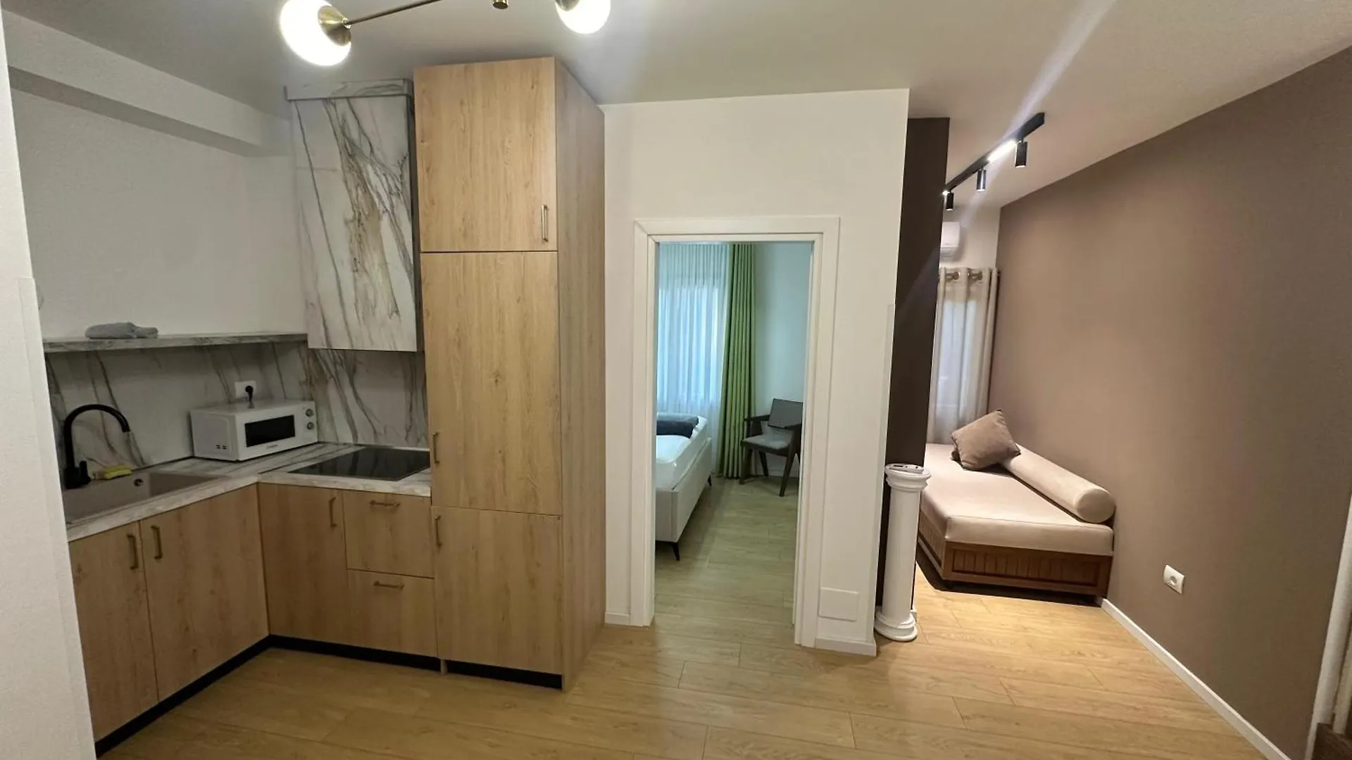아파트 Bazar Inn Apartaments 티라나
