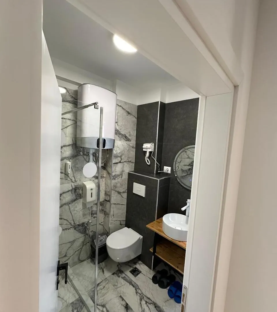 아파트 Bazar Inn Apartaments 티라나